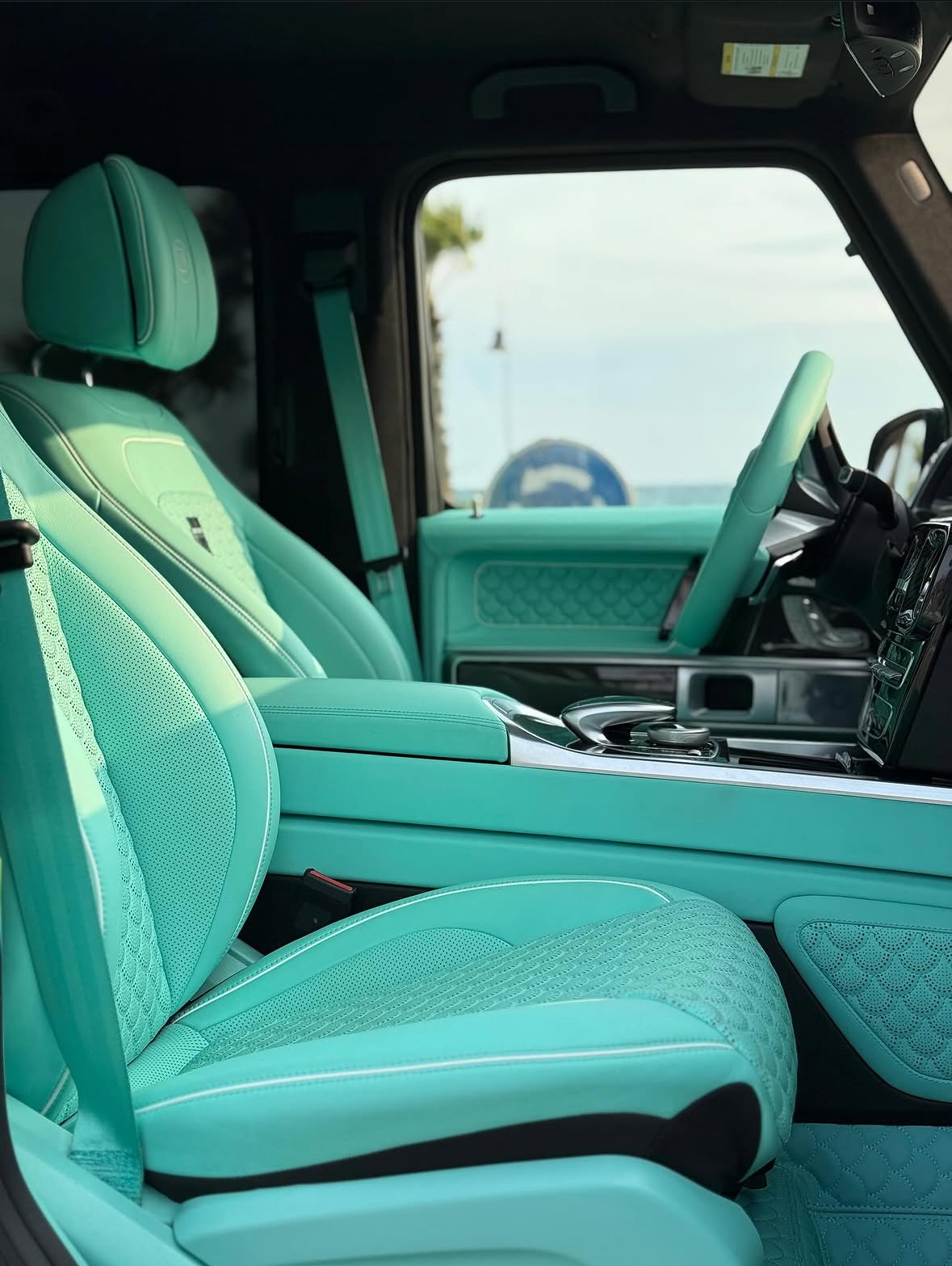 G63 BRABUS Front Seats